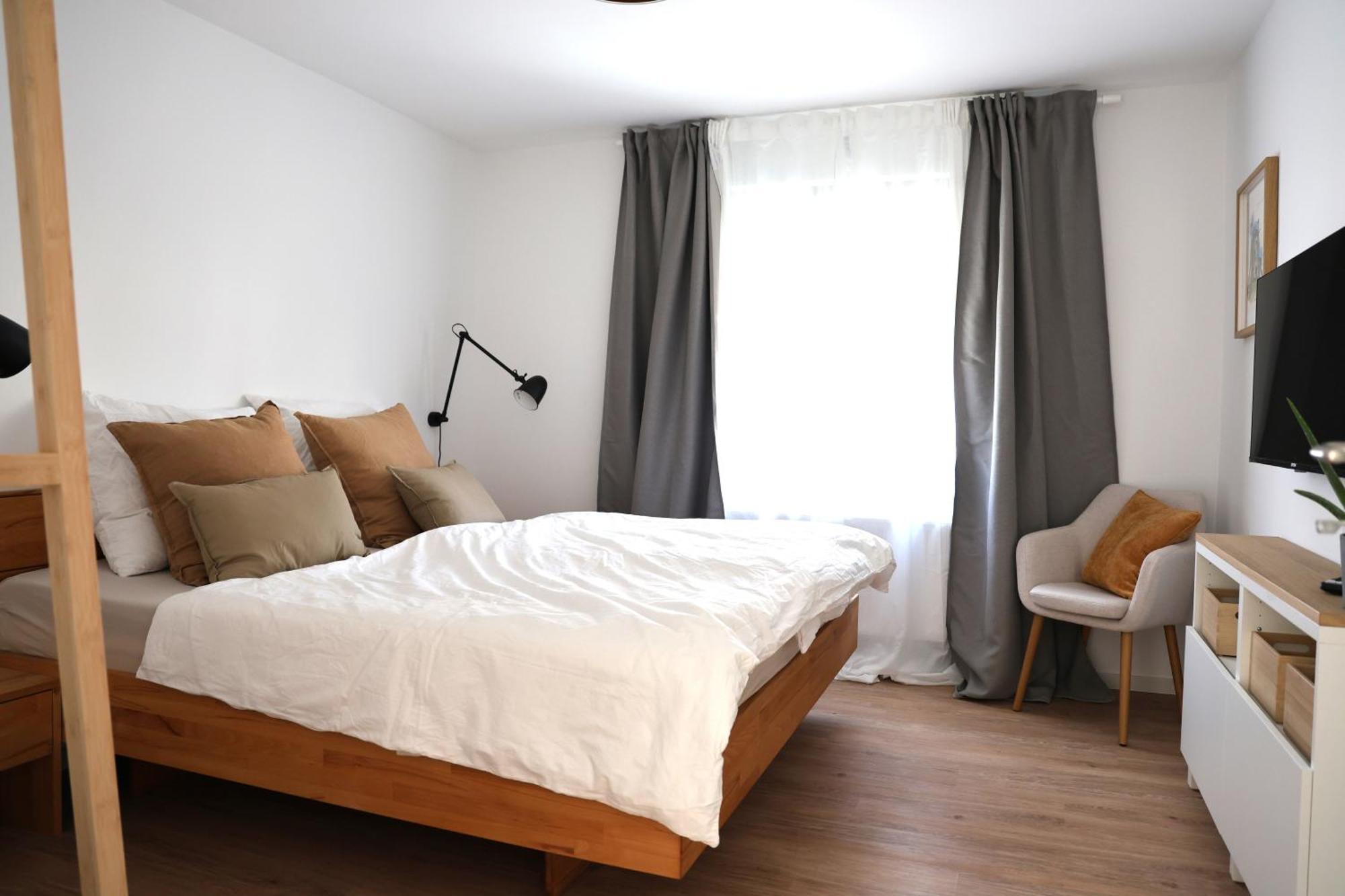 Neu Saniertes - 3 Schlafzimmer - Aussenbereich Holiday home *
